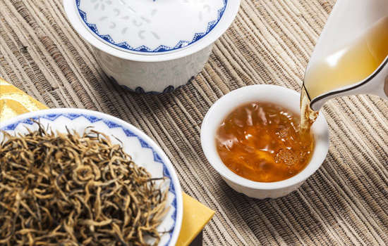 英德红茶好还是普洱好