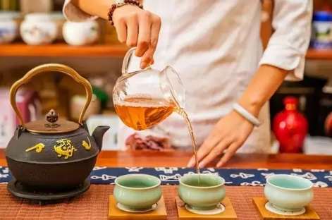 泡绿茶的水温