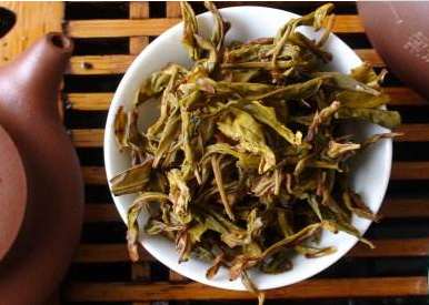 女人喝白鸡冠茶美容吗