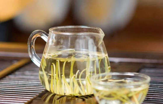 泡金银花茶能放冰糖吗