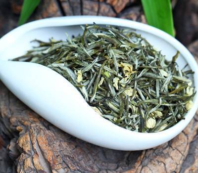 碧潭飘雪用什么茶作底
